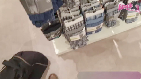 Threesome Jizz Walk In Shopping Center After Anybunny