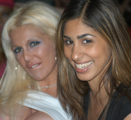 File Kayla Kupcakes Sahara Knite Porn Star Karaoke 2005 11 01 1 Jpg Wikimedia Commons
