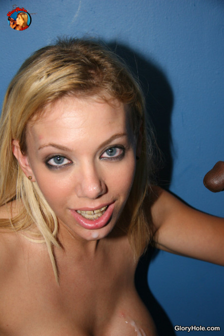 Alyssa Jordan Does Sloppy Blowjob At A Gloryhole Pichunter